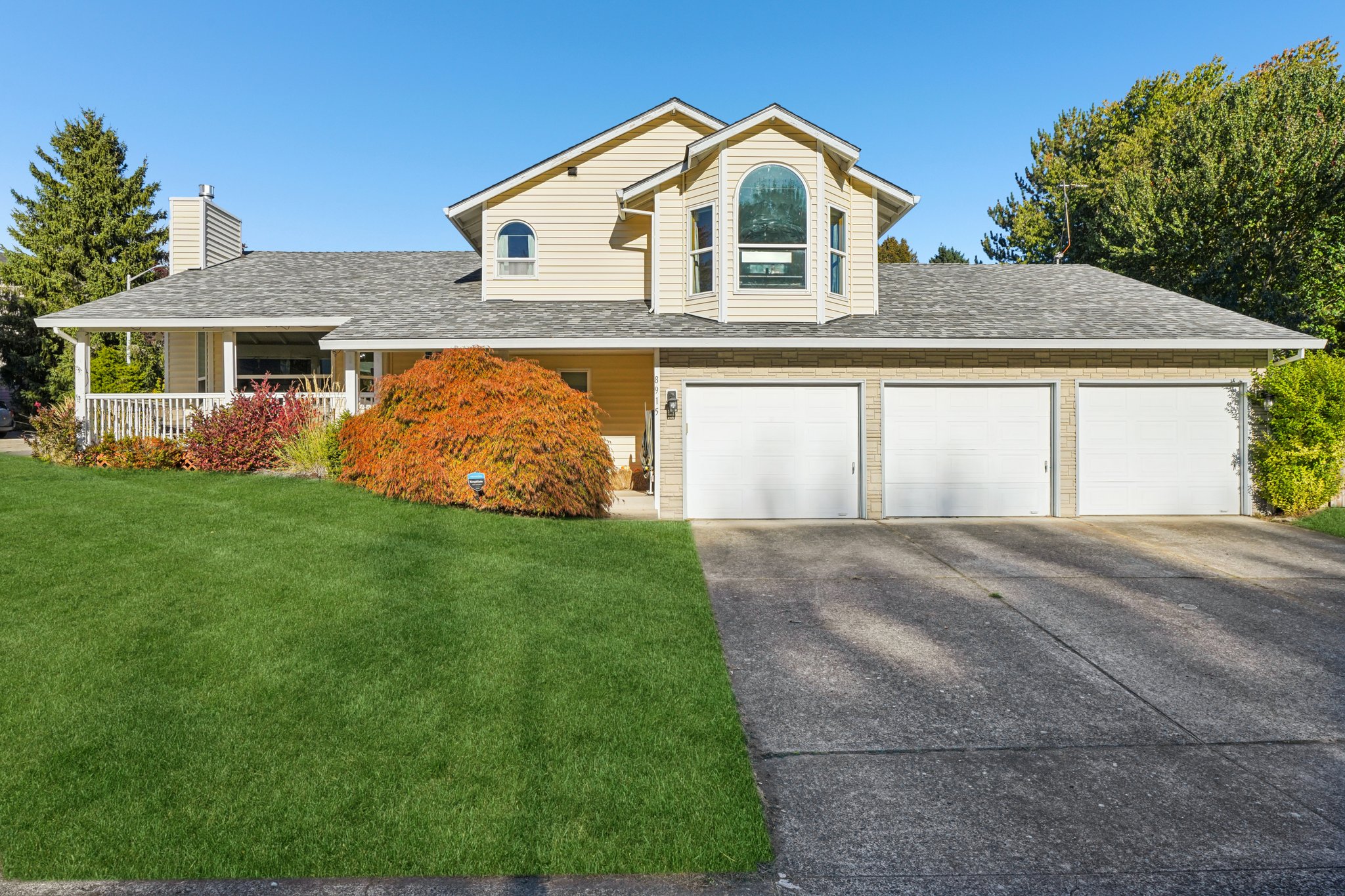 NE 28th Pl-S1610-075.jpg