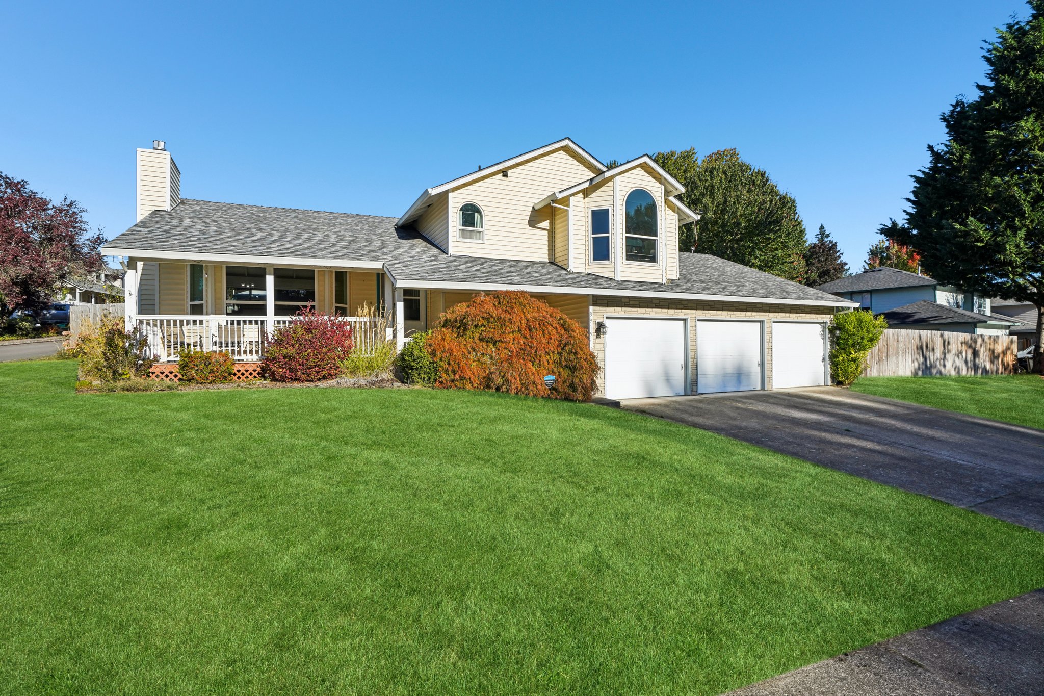 NE 28th Pl-S1610-076.jpg