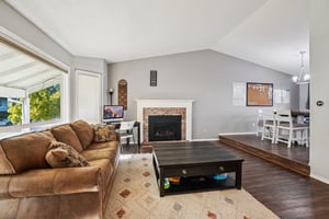 NE 28th Pl-S1610-011.jpg