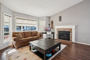 NE 28th Pl-S1610-012.jpg