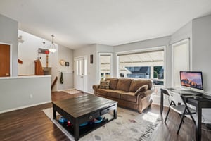 NE 28th Pl-S1610-013.jpg