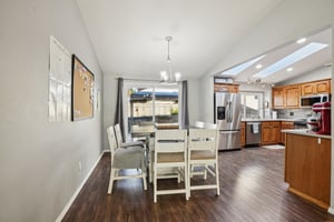 NE 28th Pl-S1610-016.jpg