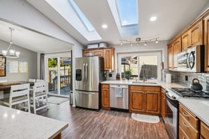 NE 28th Pl-S1610-022.jpg