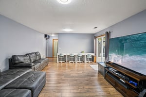 NE 28th Pl-S1610-029.jpg