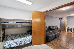 NE 28th Pl-S1610-032.jpg