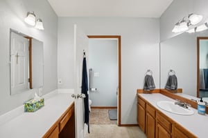 NE 28th Pl-S1610-042.jpg