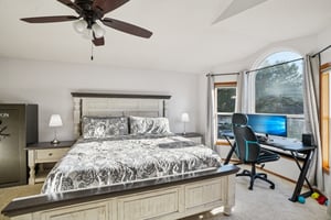 NE 28th Pl-S1610-044.jpg