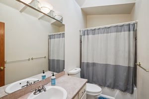 NE 28th Pl-S1610-049.jpg