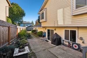 NE 28th Pl-S1610-055.jpg