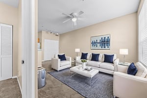 DSC_5898 virtually staged.jpeg