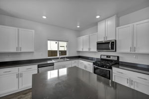 8918 Wolf Moon Dr_24