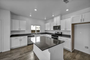 8918 Wolf Moon Dr_23