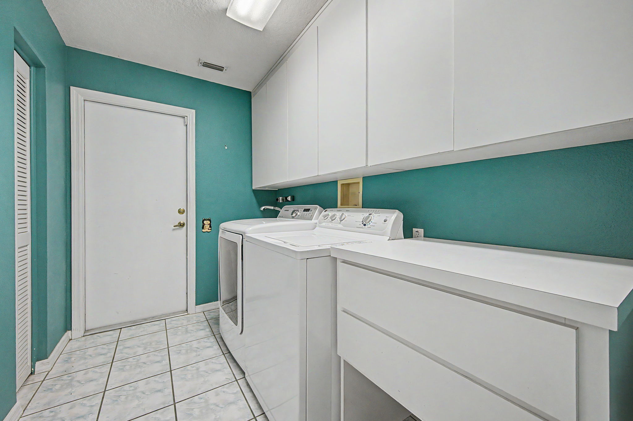Laundry Room1a