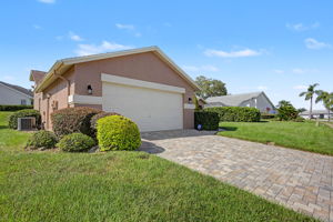 Front Exterior4a