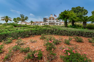 4-Clubhouse