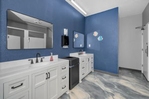 15-Clubhouse Bathroom