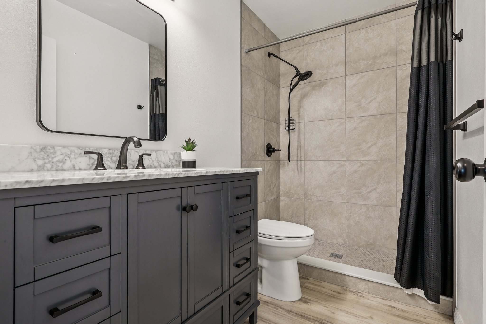 Hampton Dr-S2610-020.jpg