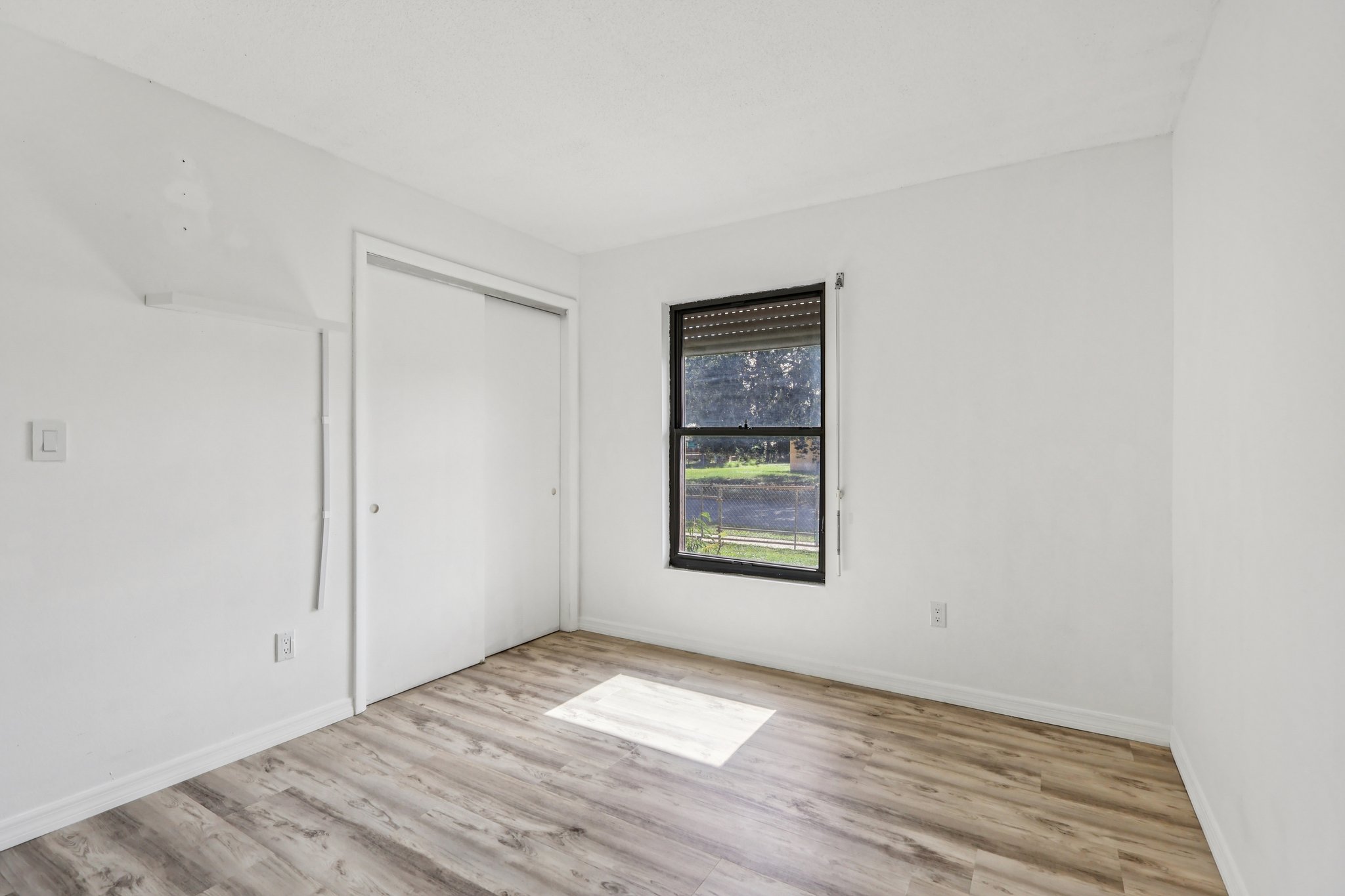 Hampton Dr-S2610-024.jpg