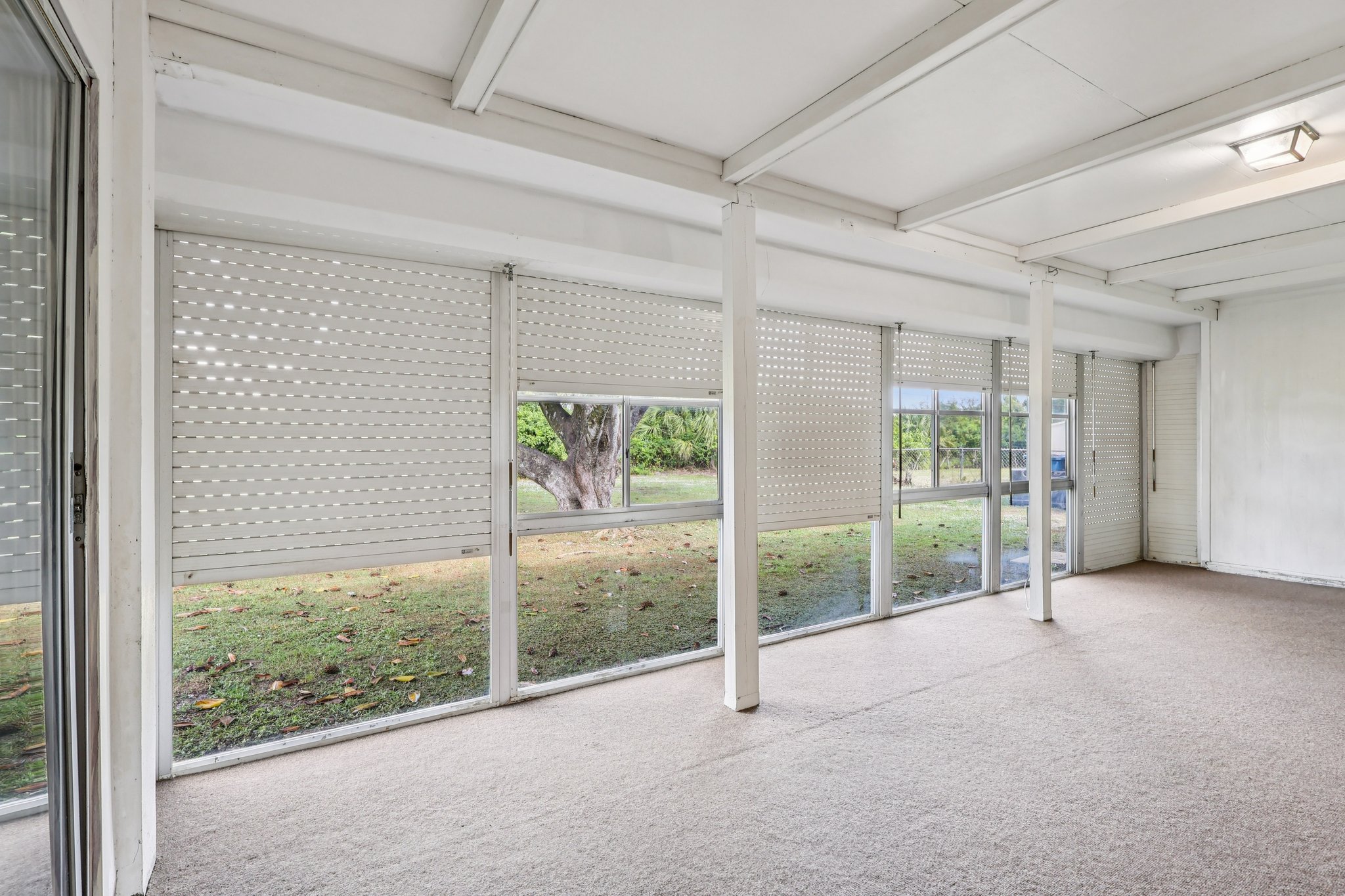 Hampton Dr-S2610-029.jpg