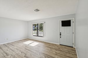 Hampton Dr-S2610-008.jpg