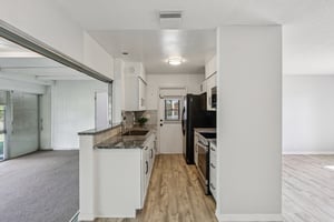 Hampton Dr-S2610-015.jpg