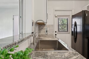 Hampton Dr-S2610-019.jpg