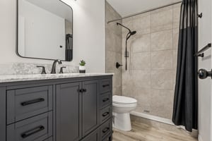 Hampton Dr-S2610-020.jpg