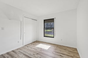 Hampton Dr-S2610-024.jpg