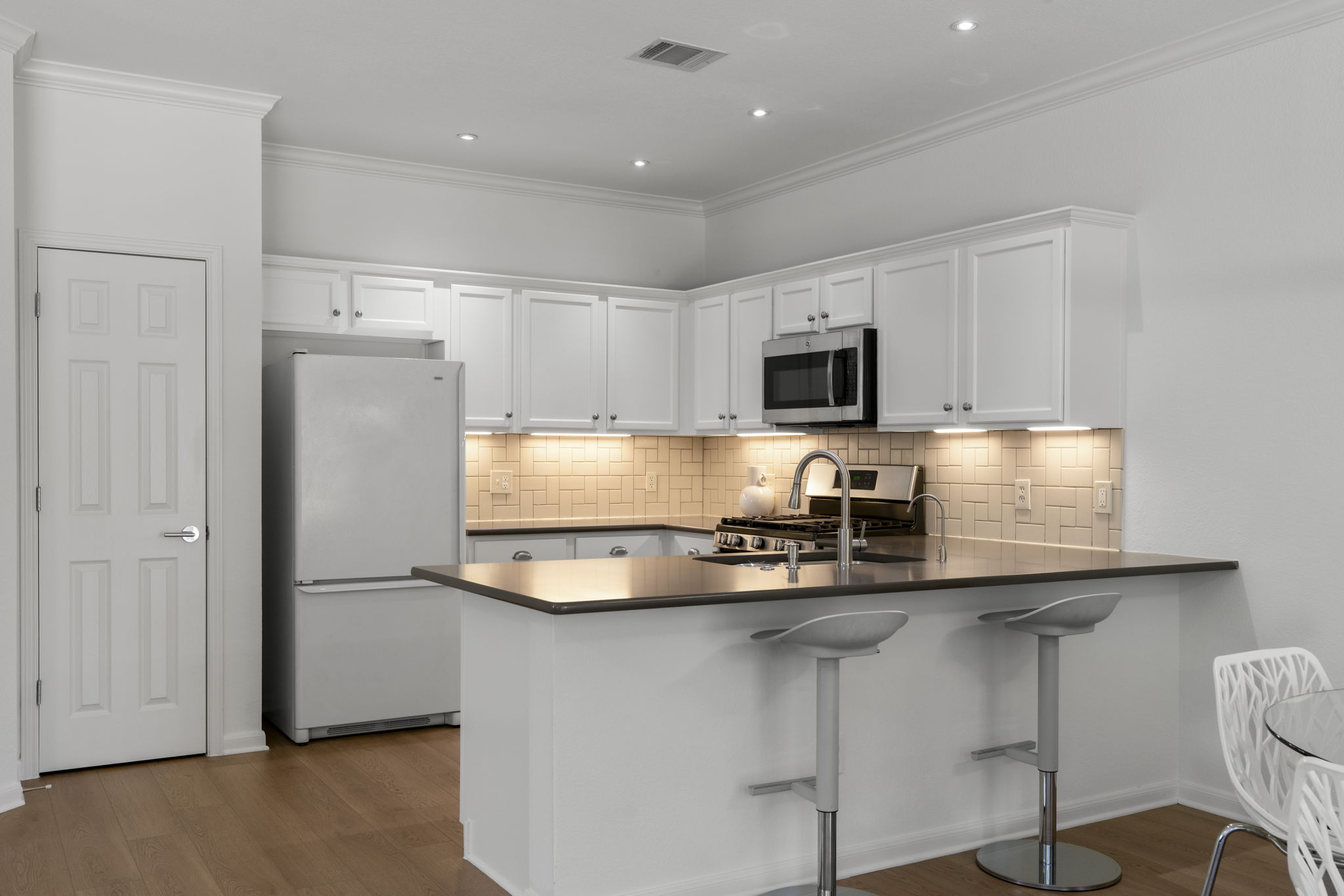 Kitchen Pantry, Gas Stove, Under Cabinet Lighting