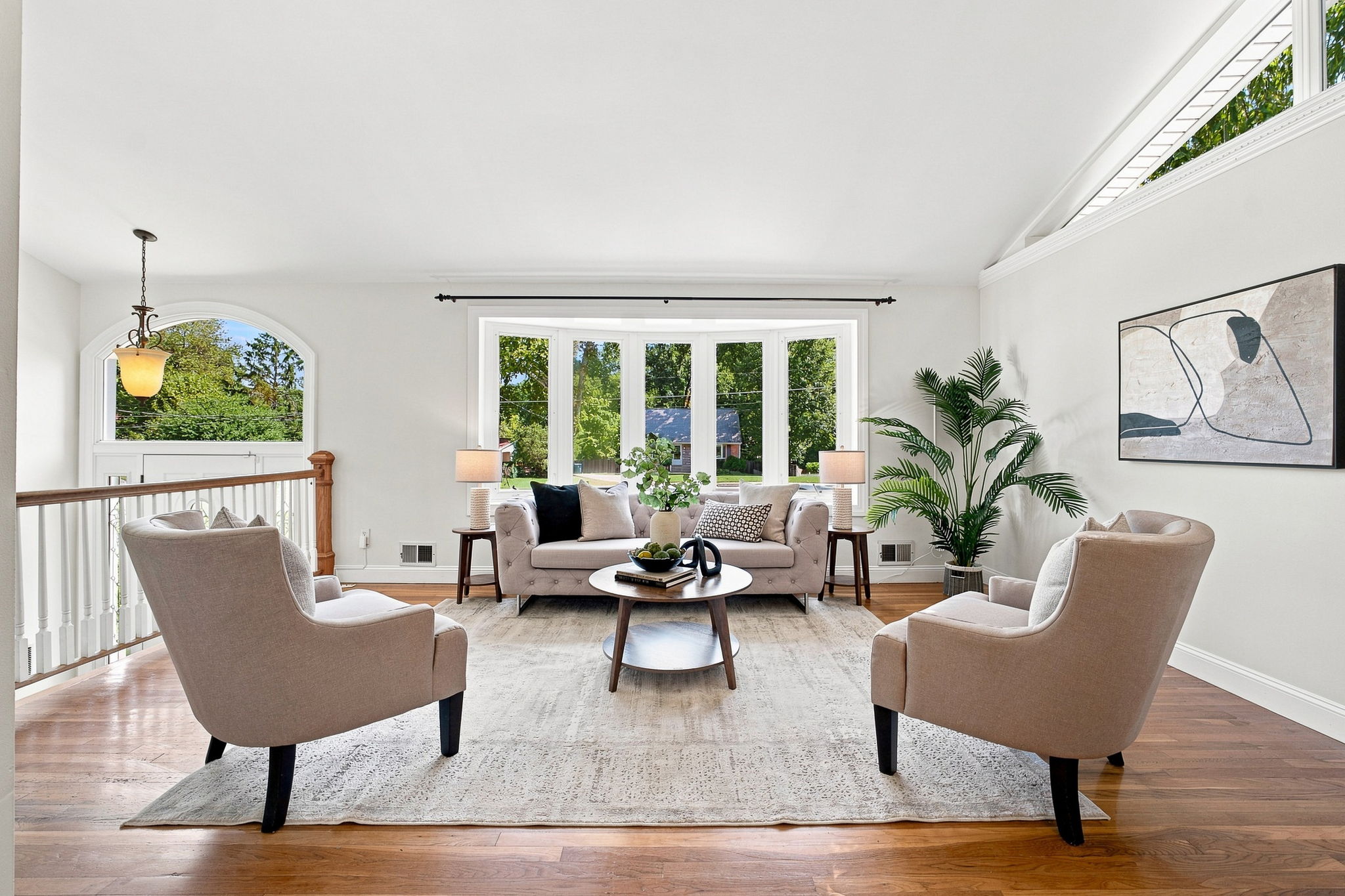 Open main level with vaulted ceiling!