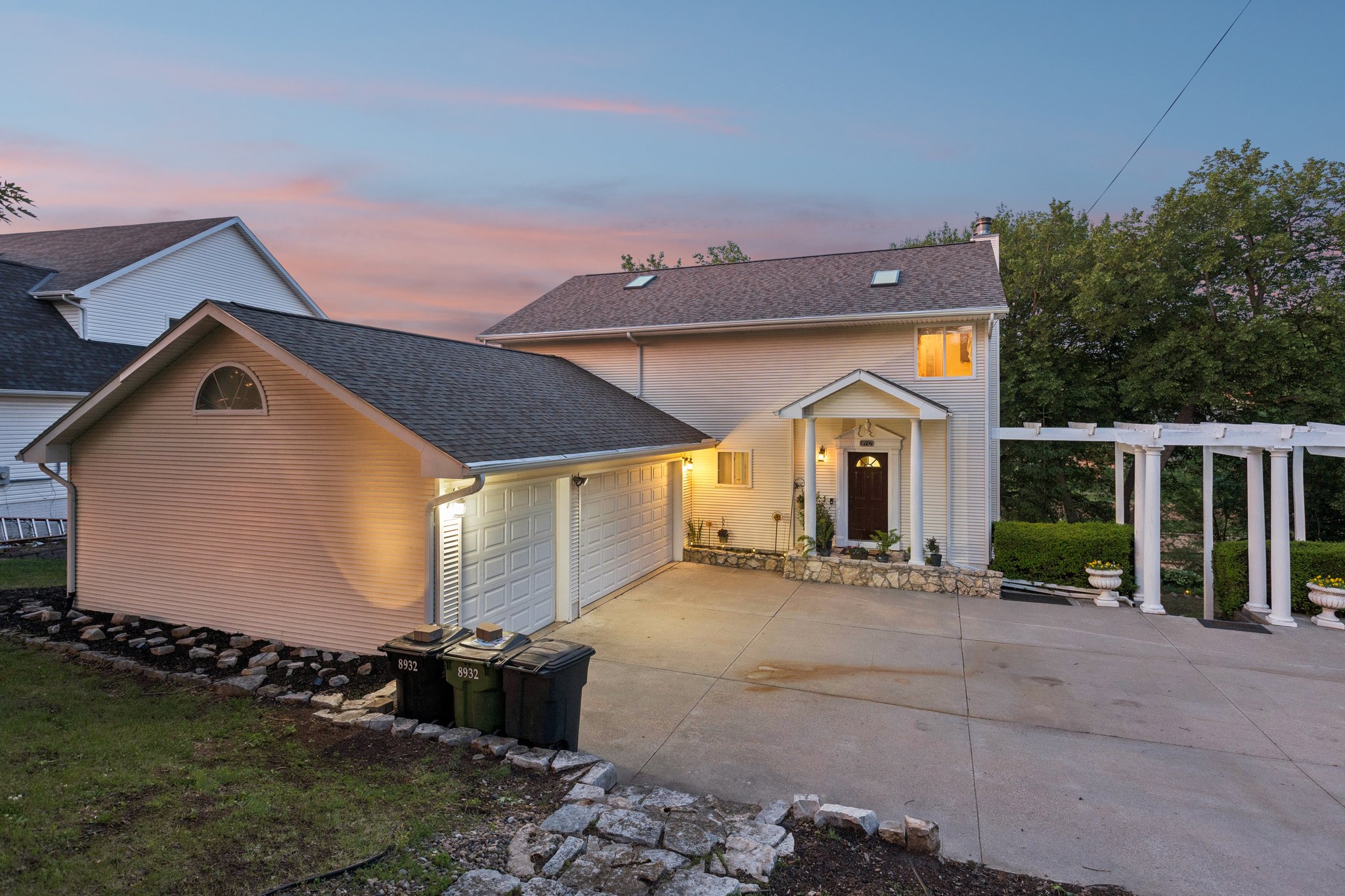 8878 - 8932 Cass Cir_003 (2).jpg