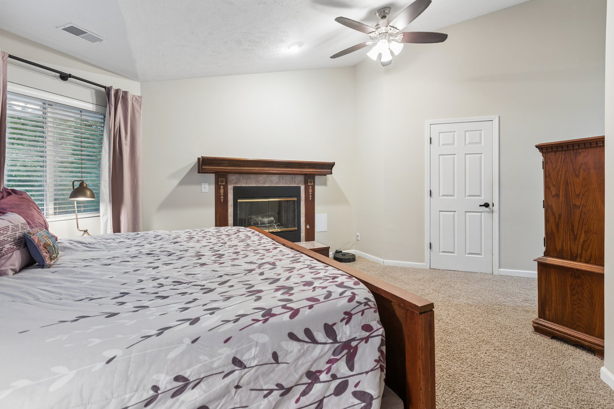 8878 - 8932 Cass Cir_015.jpg