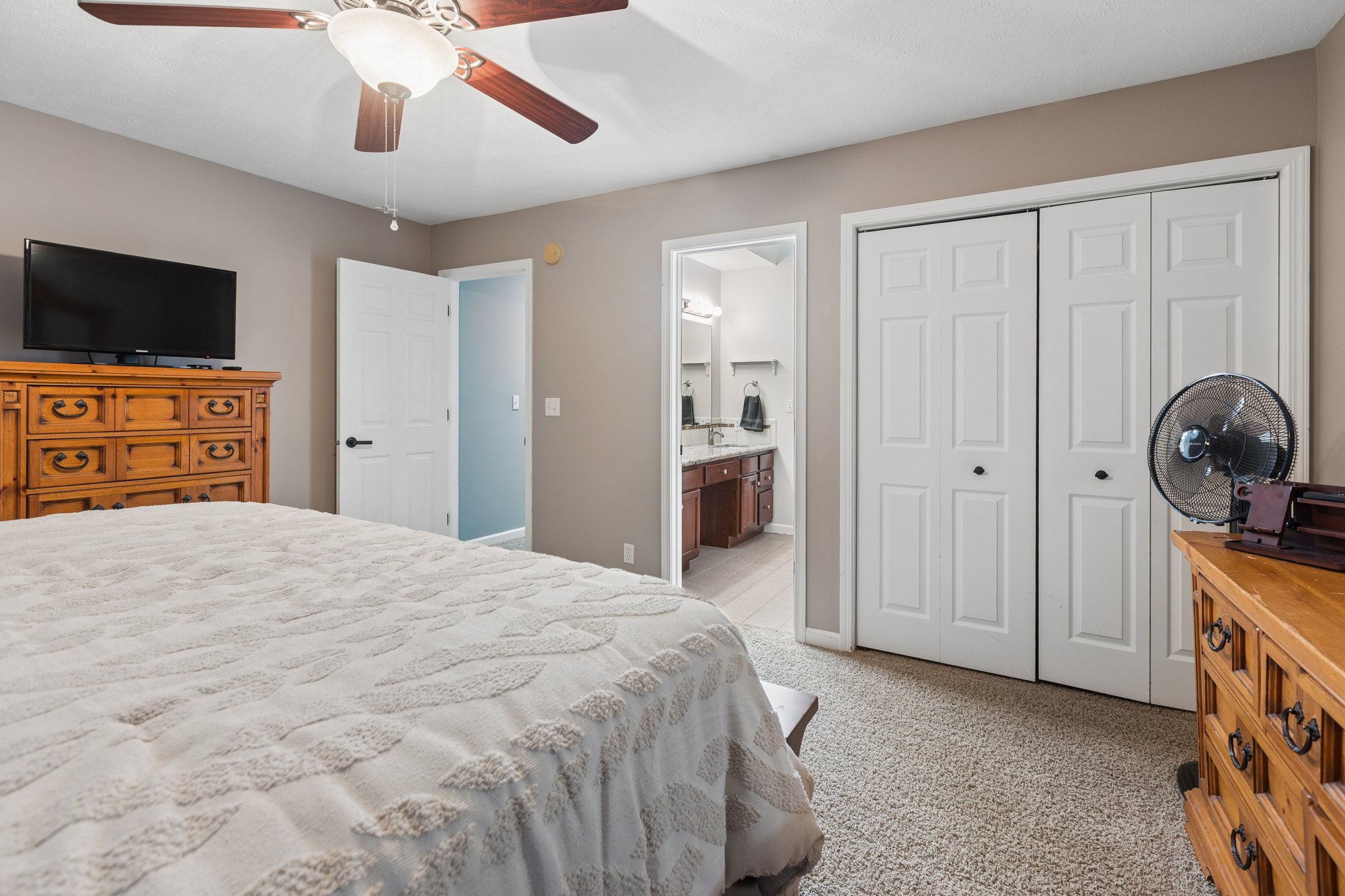 8878 - 8932 Cass Cir_021.jpg