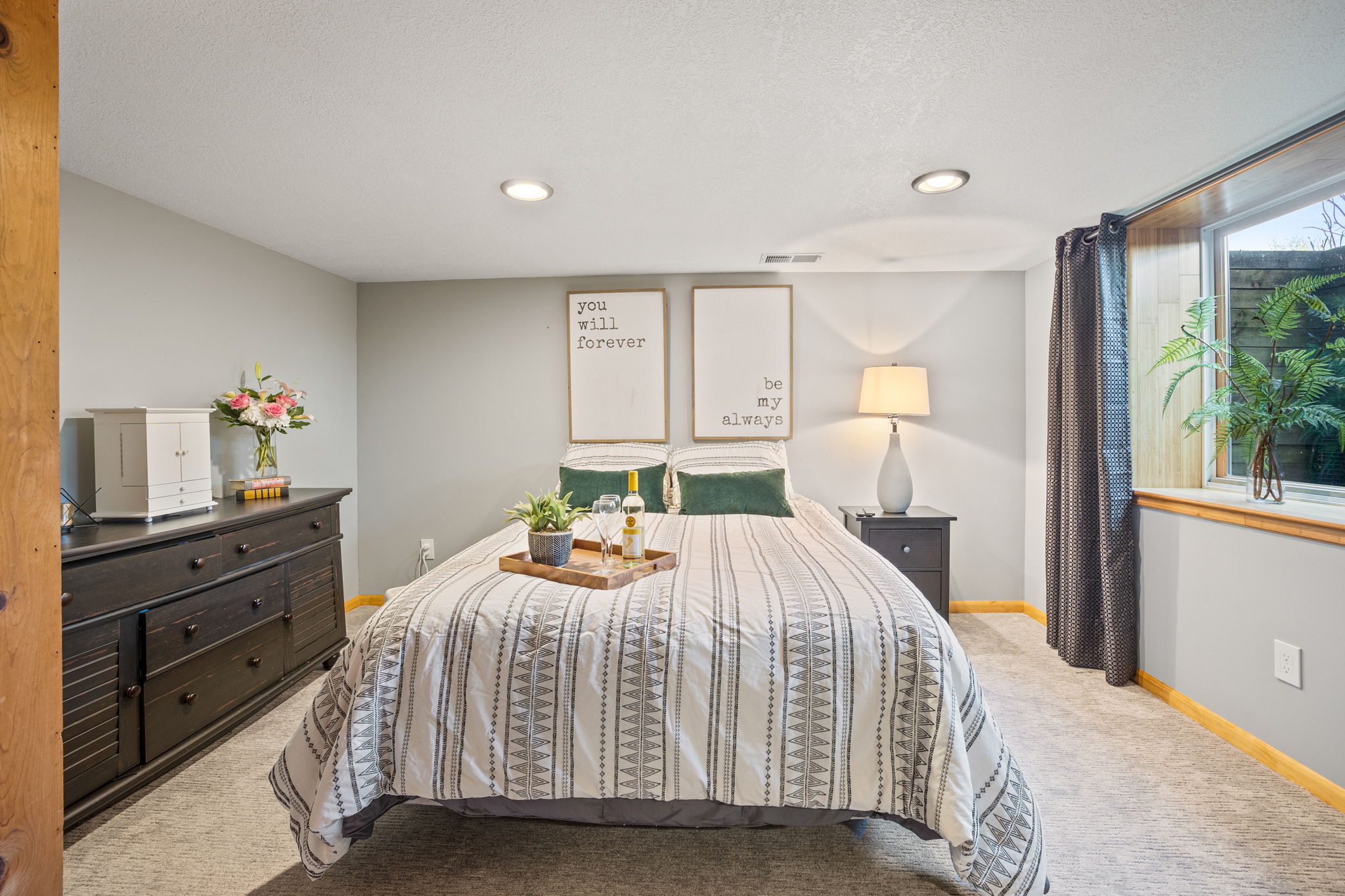 8933 Oakland Ave S, Minneapolis, MN 55420, USA Photo 16