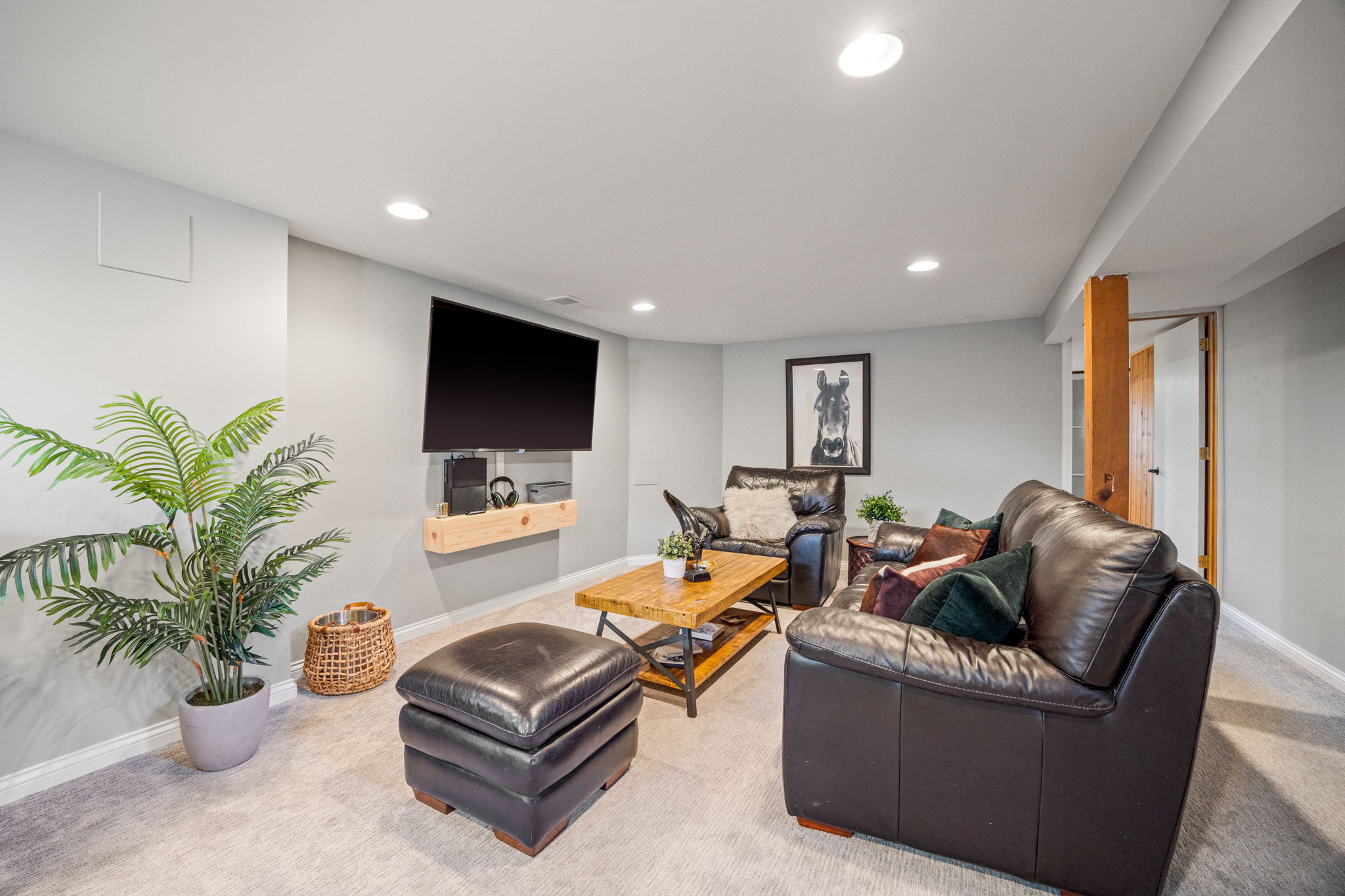 8933 Oakland Ave S, Minneapolis, MN 55420, USA Photo 14