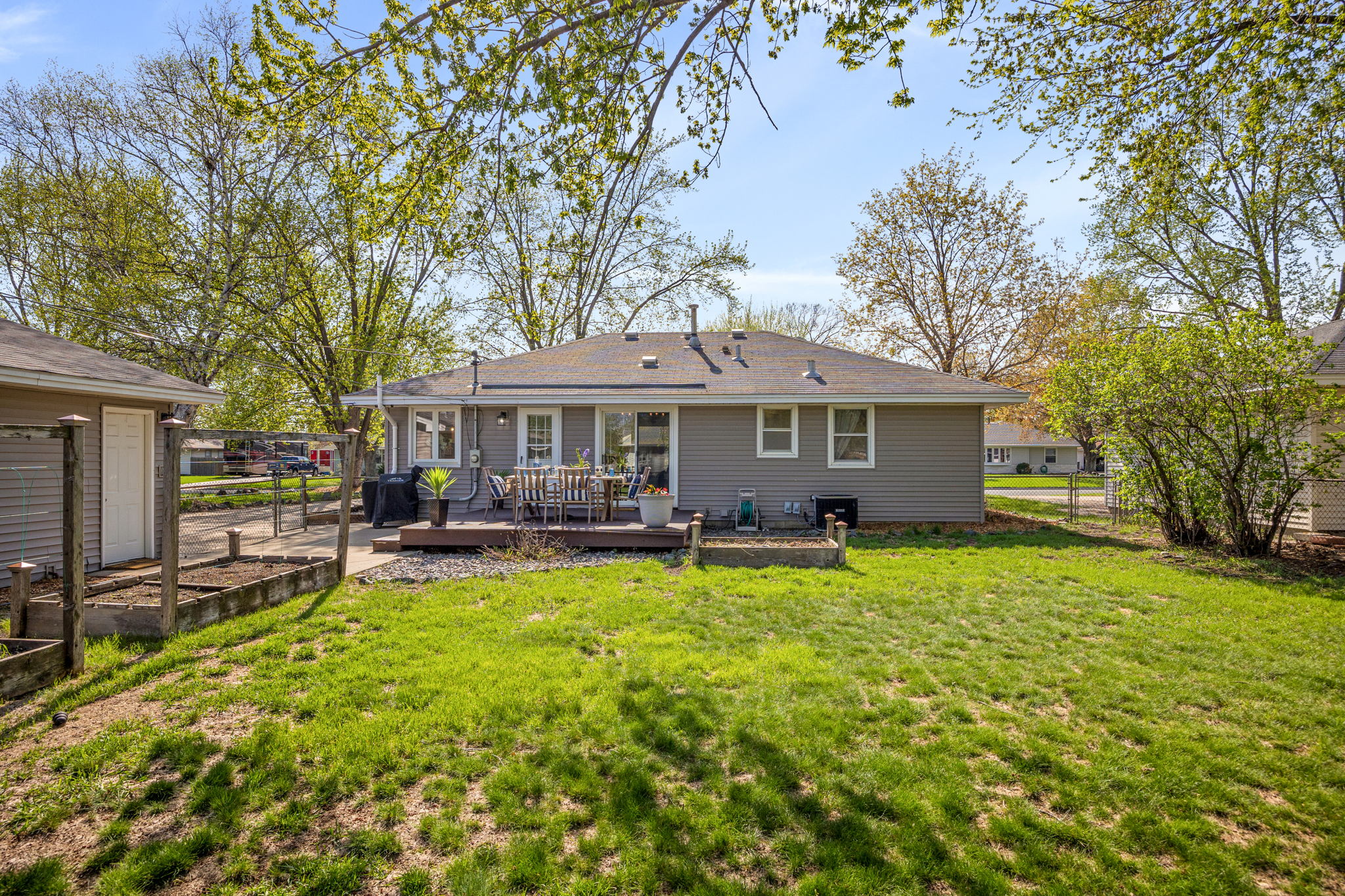 8933 Oakland Ave S, Minneapolis, MN 55420, USA Photo 26