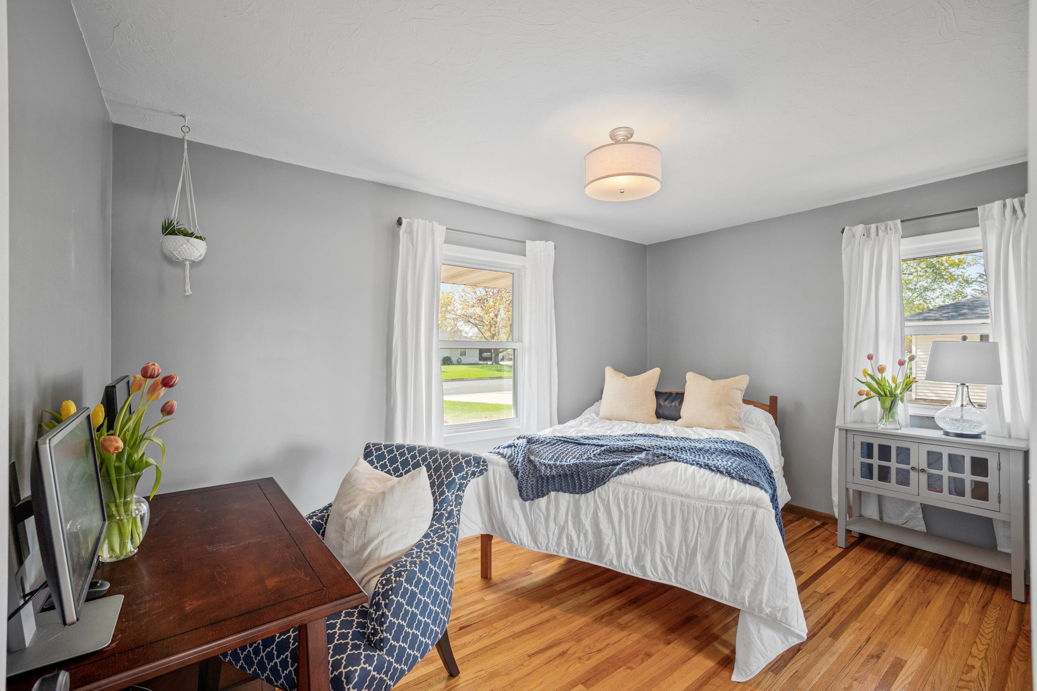 8933 Oakland Ave S, Minneapolis, MN 55420, USA Photo 12