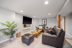 8933 Oakland Ave S, Minneapolis, MN 55420, USA Photo 13