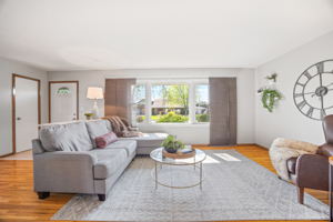 8933 Oakland Ave S, Minneapolis, MN 55420, USA Photo 2