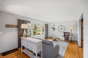 8933 Oakland Ave S, Minneapolis, MN 55420, USA Photo 3