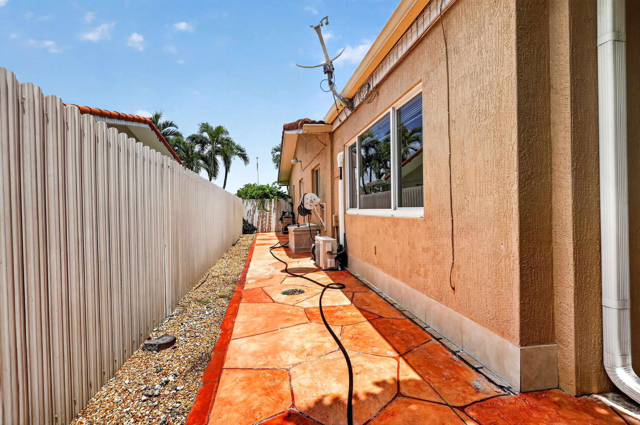  Photo 38