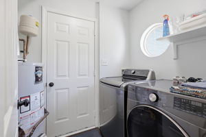  Photo 8