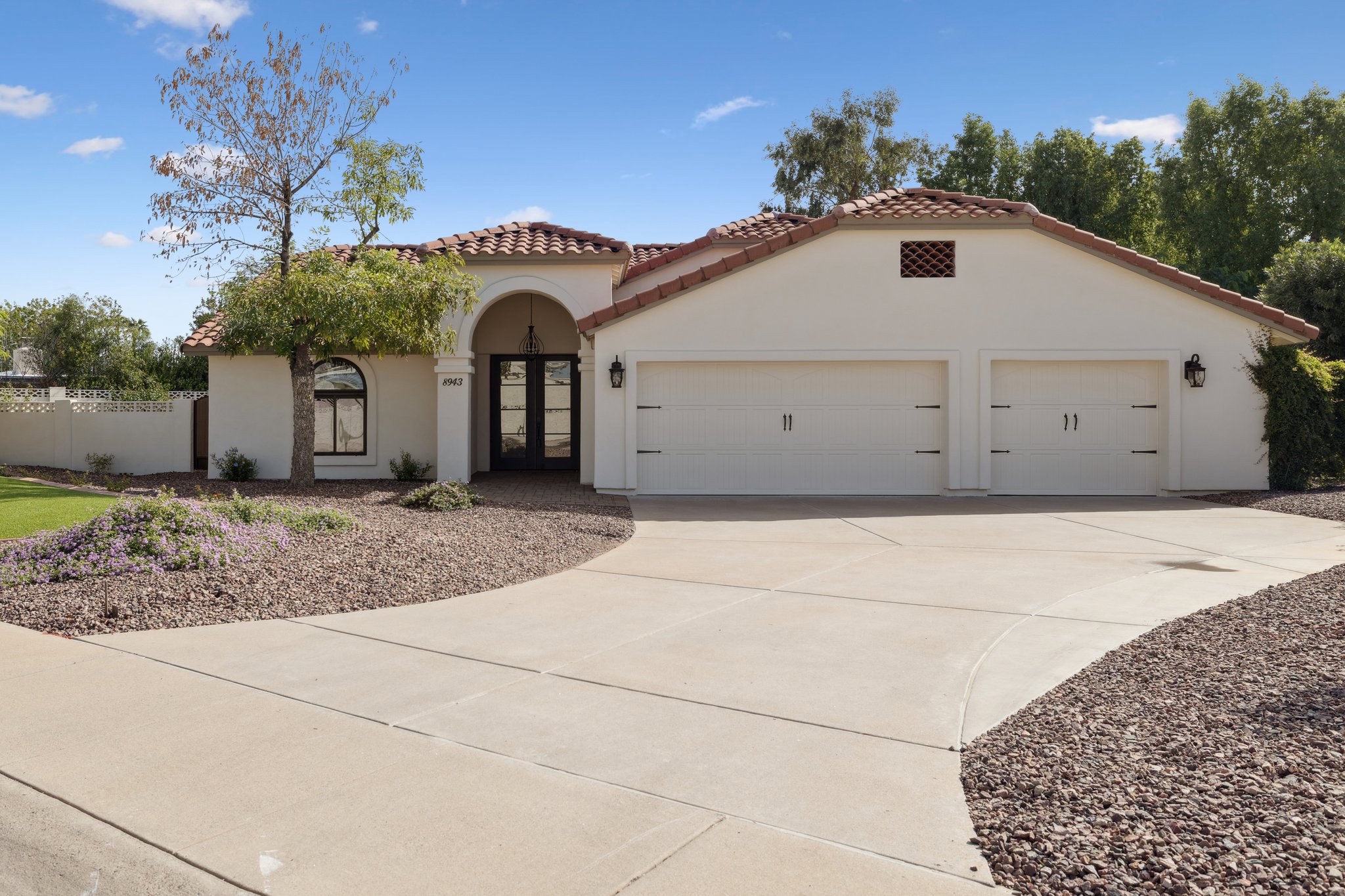 8943 N 80th Pl - 001 (3).jpg