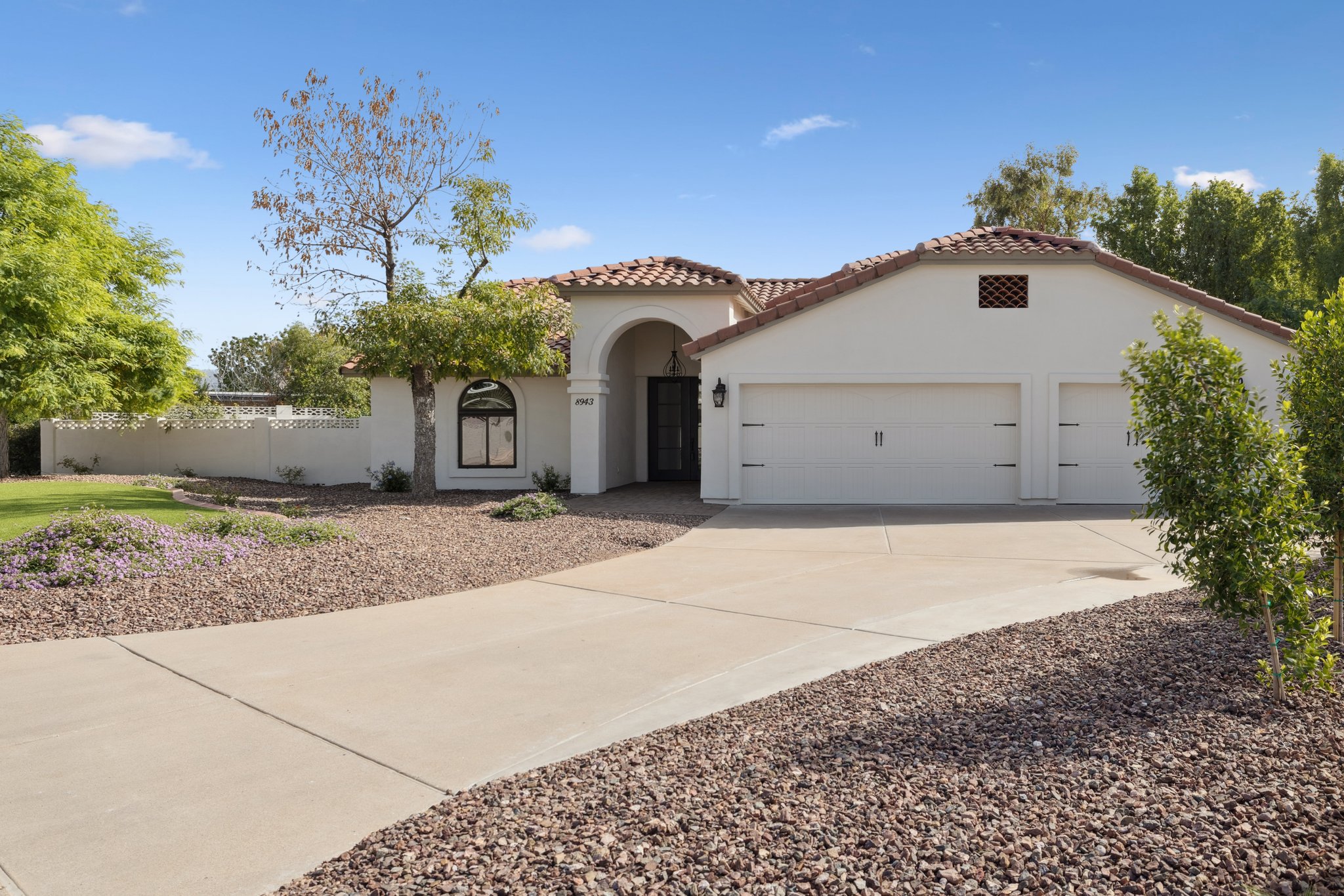 8943 N 80th Pl - 005 (3).jpg