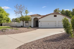 8943 N 80th Pl - 005 (3).jpg