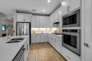  Photo 73