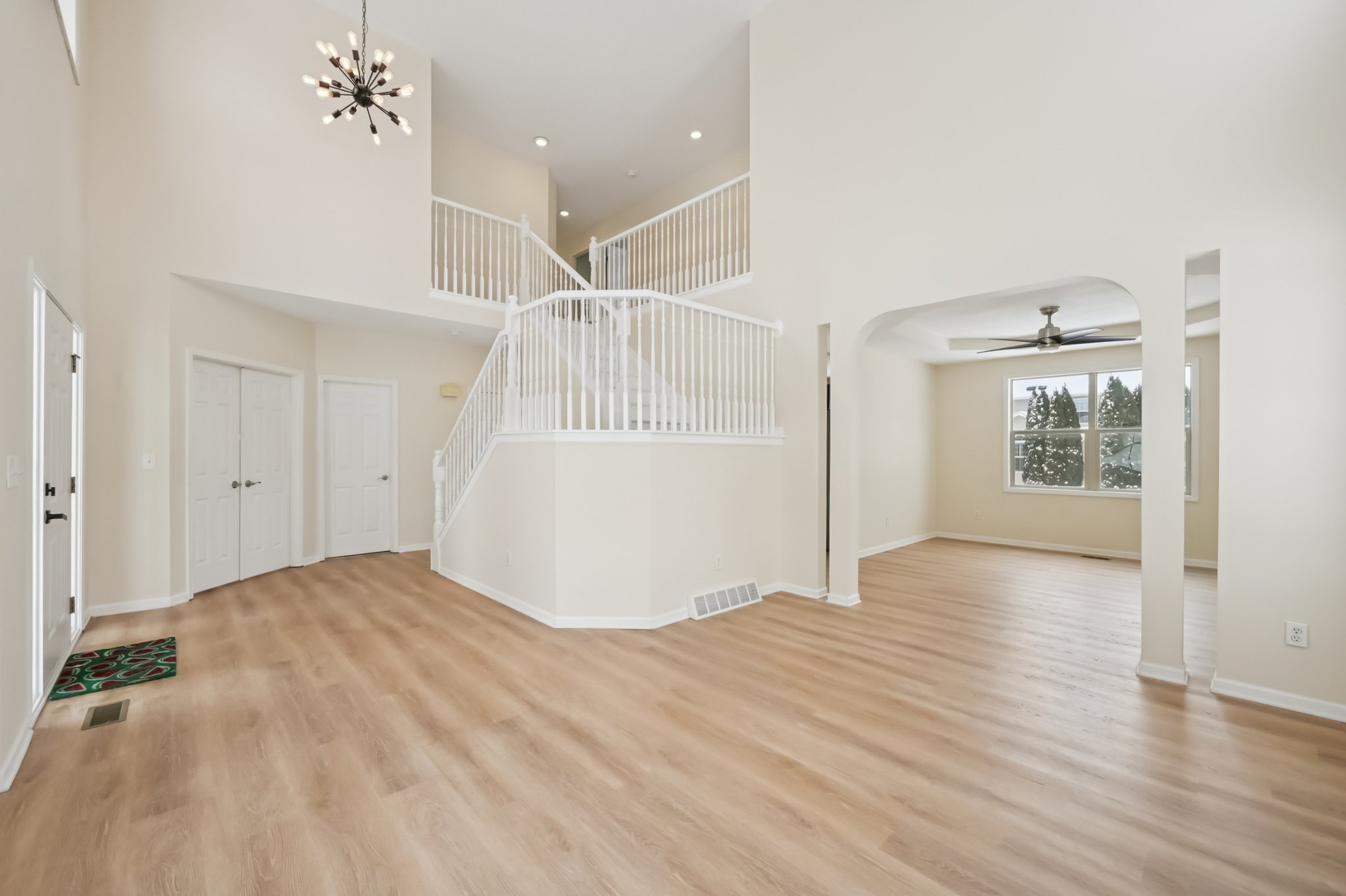 Hickory View St-S3001-016.jpg