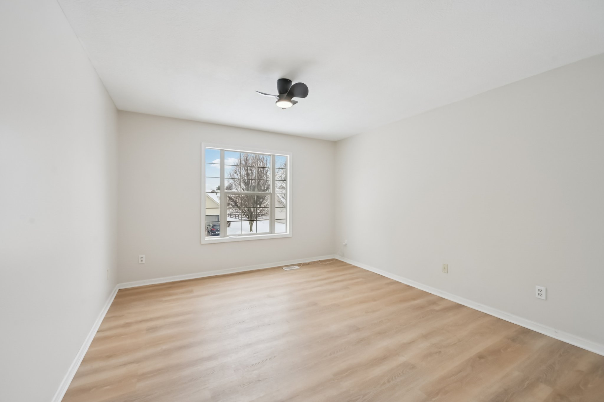 Hickory View St-S3001-048.jpg