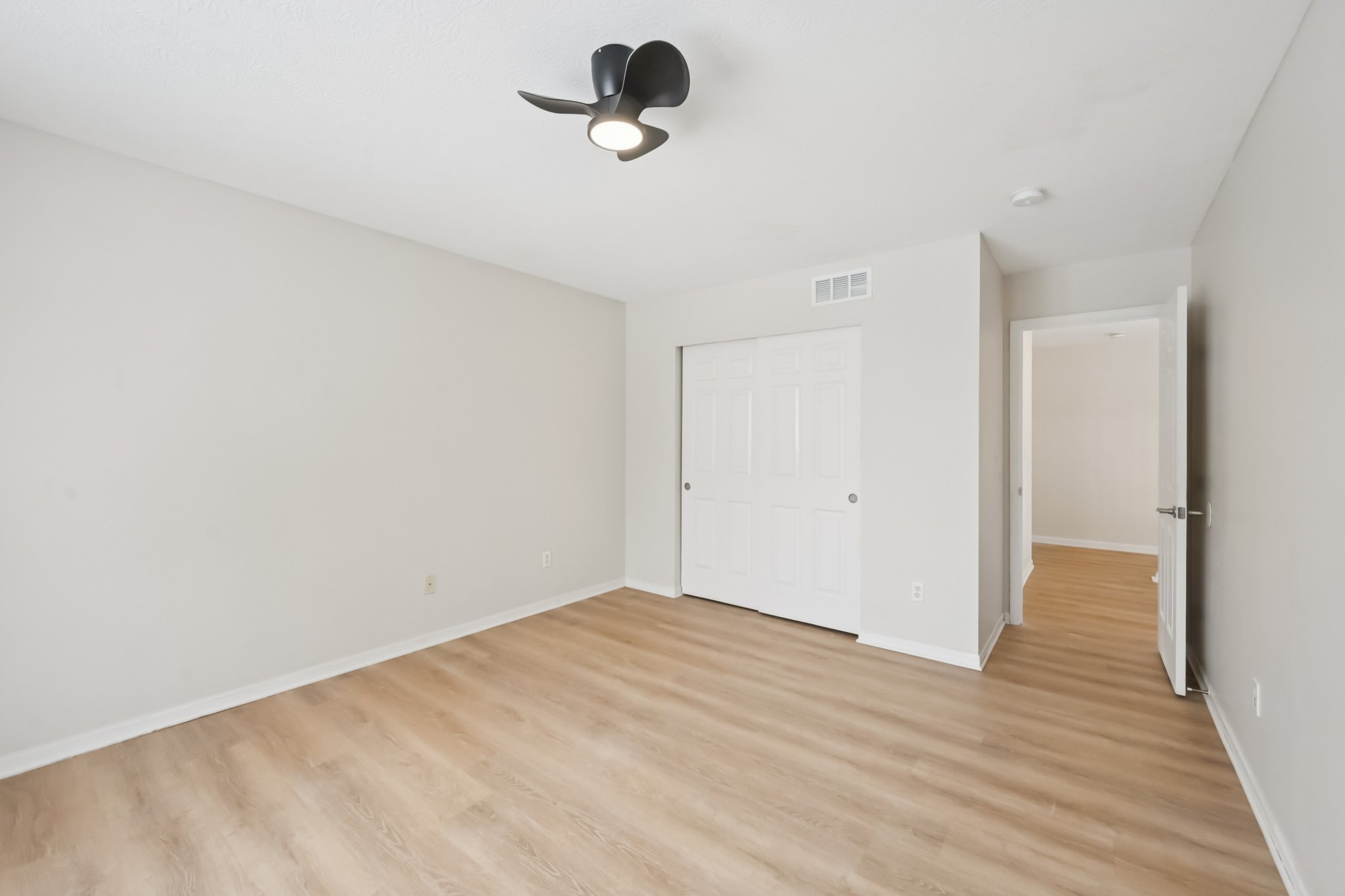 Hickory View St-S3001-049.jpg