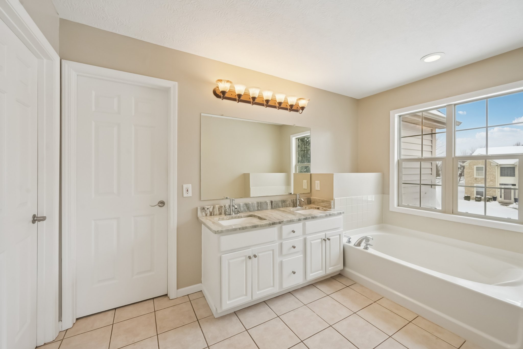 Hickory View St-S3001-056.jpg